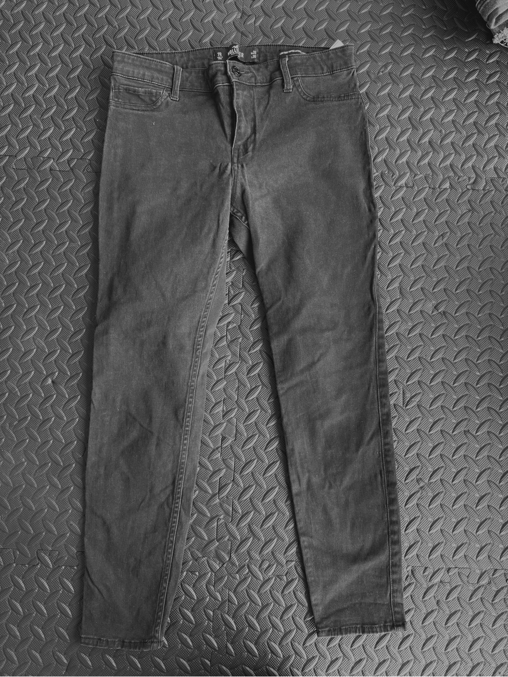 Hollister Low Rise Super Skinny Crop Jeans Waist 28